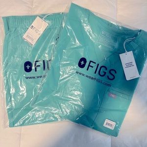 NWT Figs Men’s Surgical Green Scrubs Bundle (Top and Bottom)
